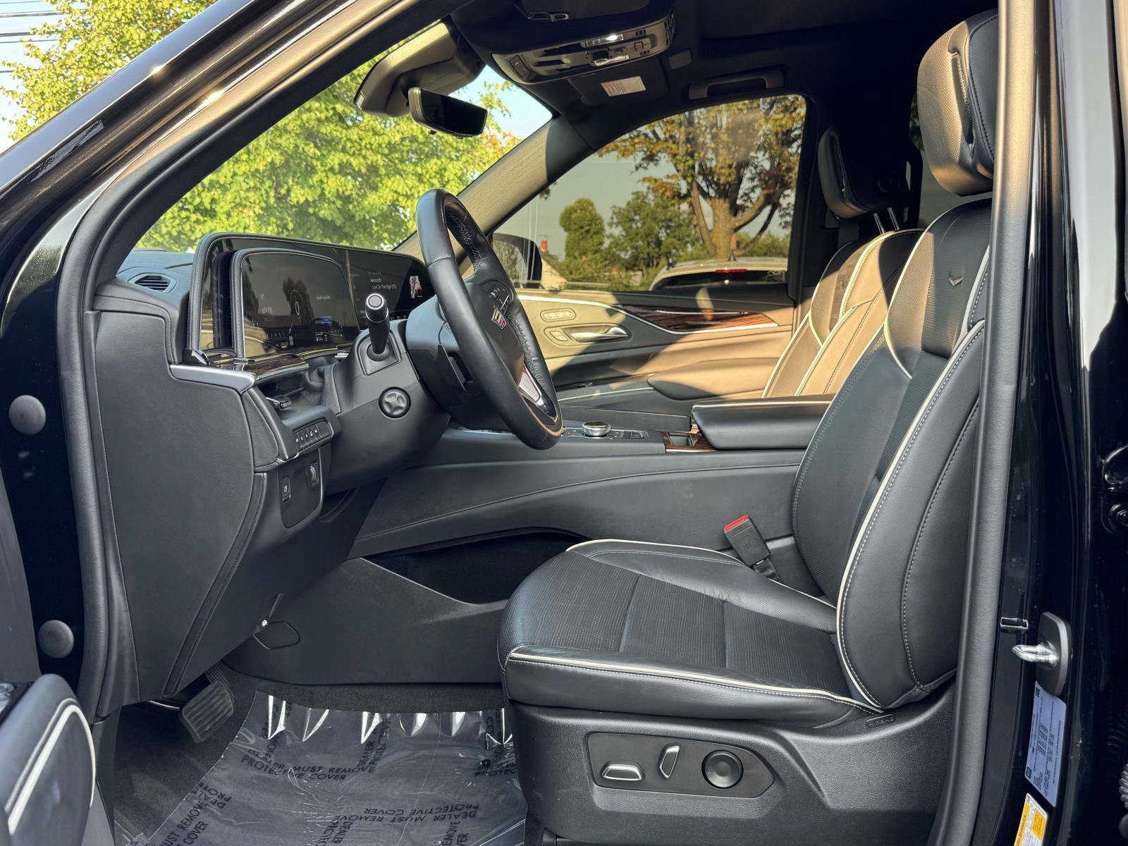 Used 2022 Cadillac Escalade ESV Premium Luxury AWD/4WD image 14