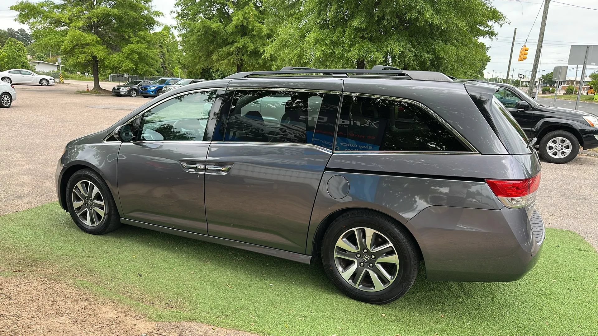 Used 2015 Honda Odyssey Touring image 4