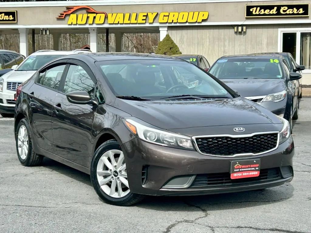Used 2017 Kia Forte LX w/ LX Popular Package image 1