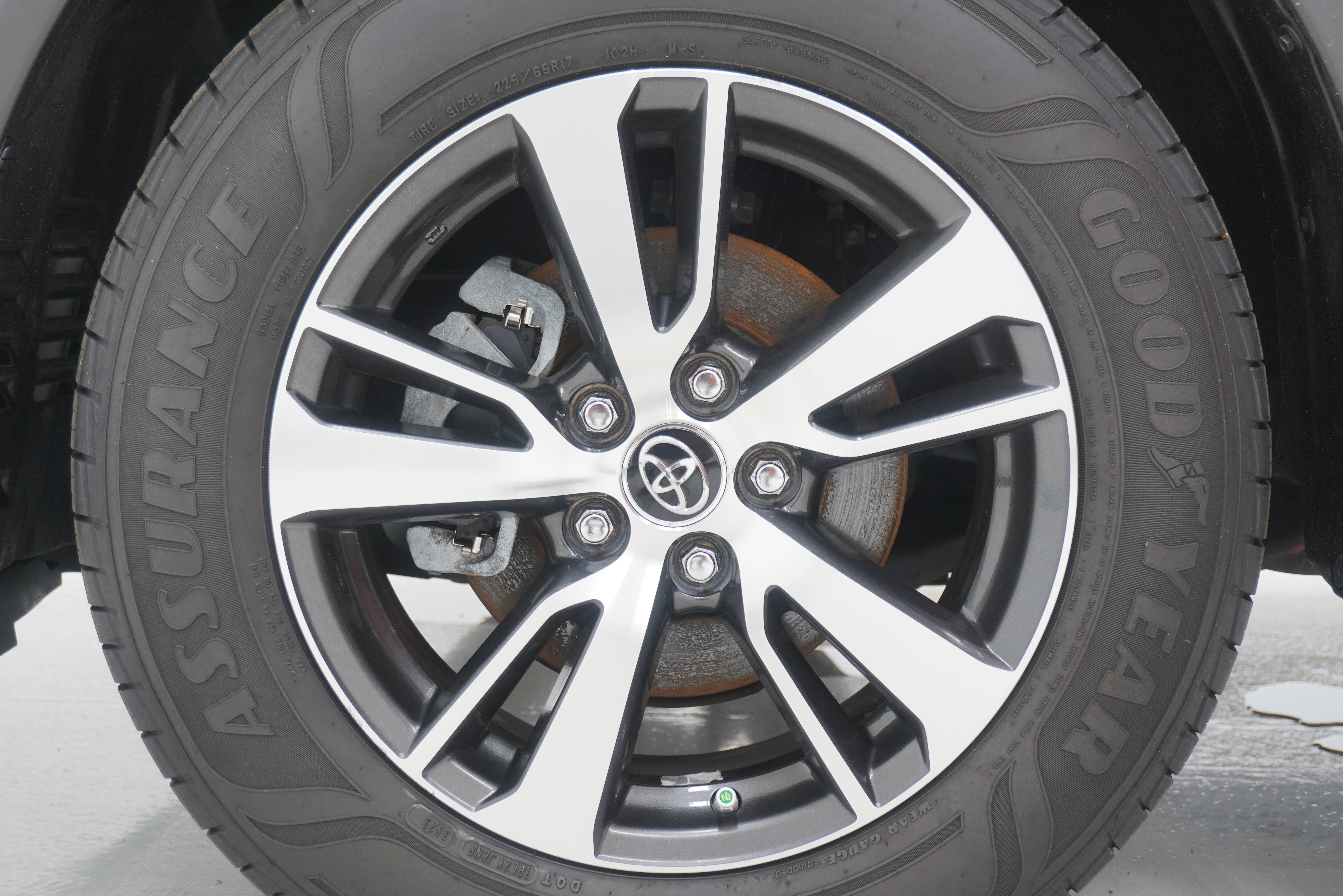 Used 2017 Toyota RAV4 XLE w/ Plus Special Value Package FWD image 26