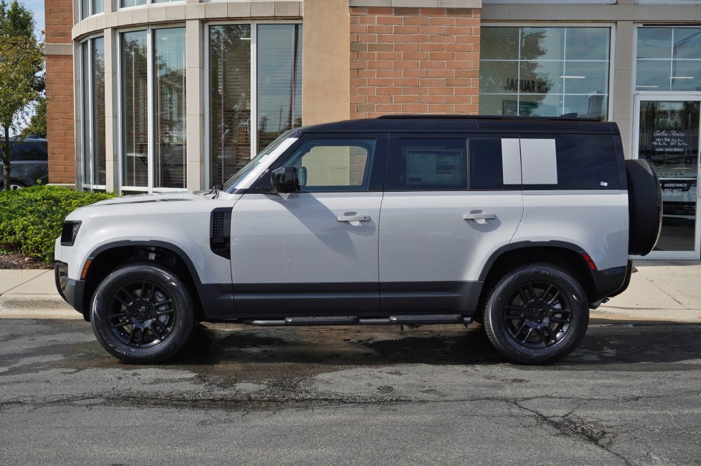 New 2026 Land Rover Defender 110 S AWD/4WD image 2