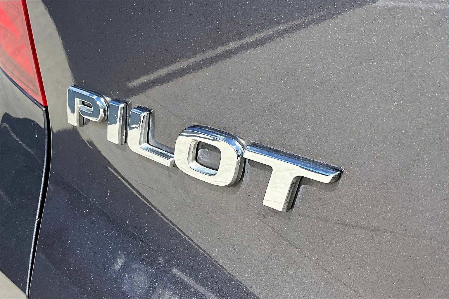 Used 2018 Honda Pilot EX image 10