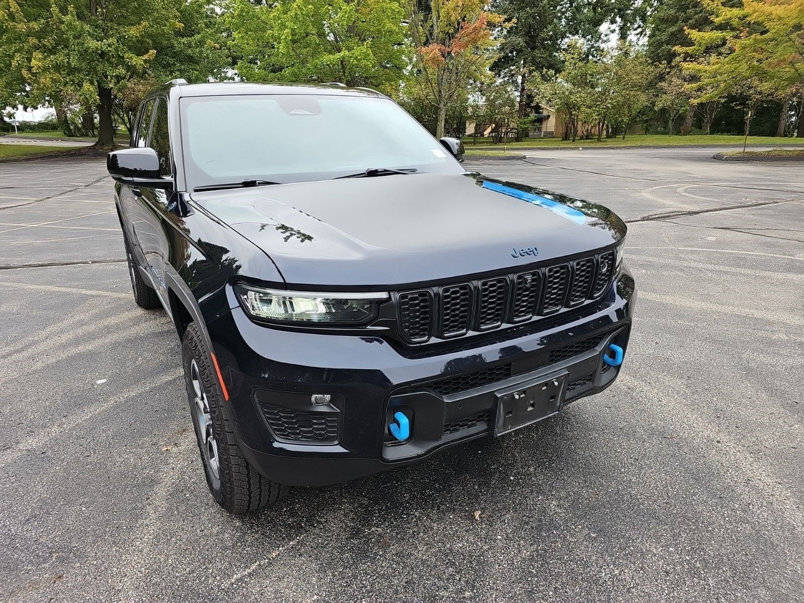 Used 2023 Jeep Grand Cherokee Trailhawk w/ Advanced Protech Group II AWD/4WD image 8