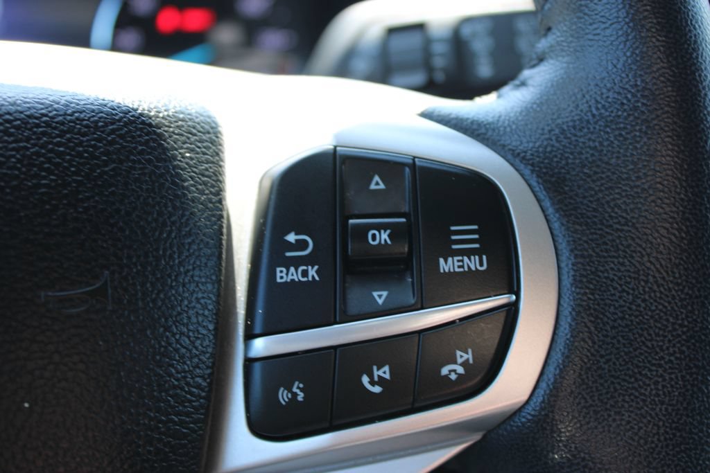 Used 2023 Ford Explorer XLT AWD/4WD image 38