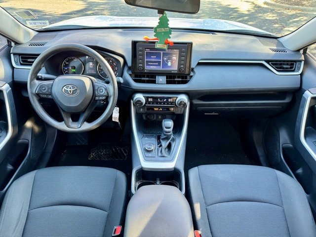 Used 2022 Toyota RAV4 LE image 25