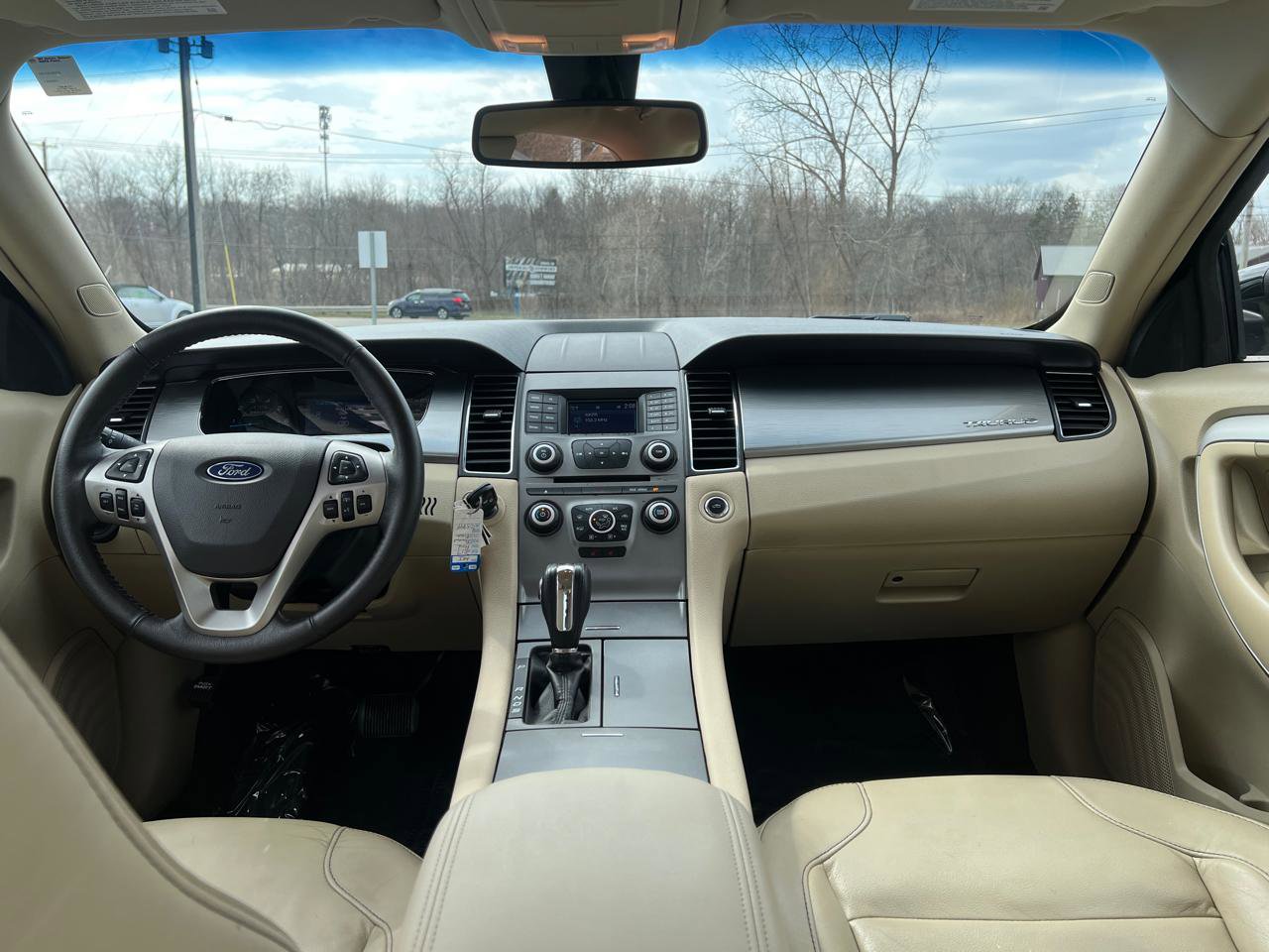 Used 2017 Ford Taurus SEL FWD image 31