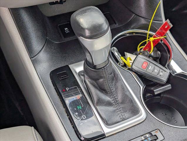 Used 2015 Toyota Highlander Limited FWD image 12