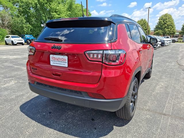Certified 2023 Jeep Compass Latitude w/ Sun and Sound Group AWD/4WD image 10