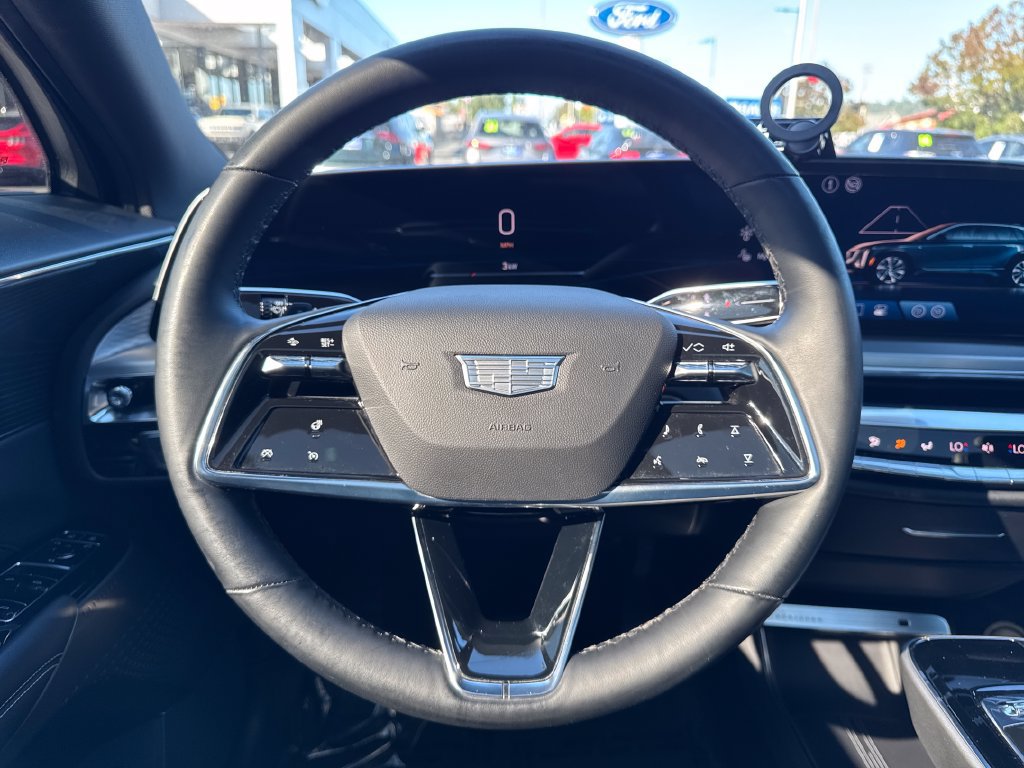 Used 2024 Cadillac Lyriq Luxury RWD image 16