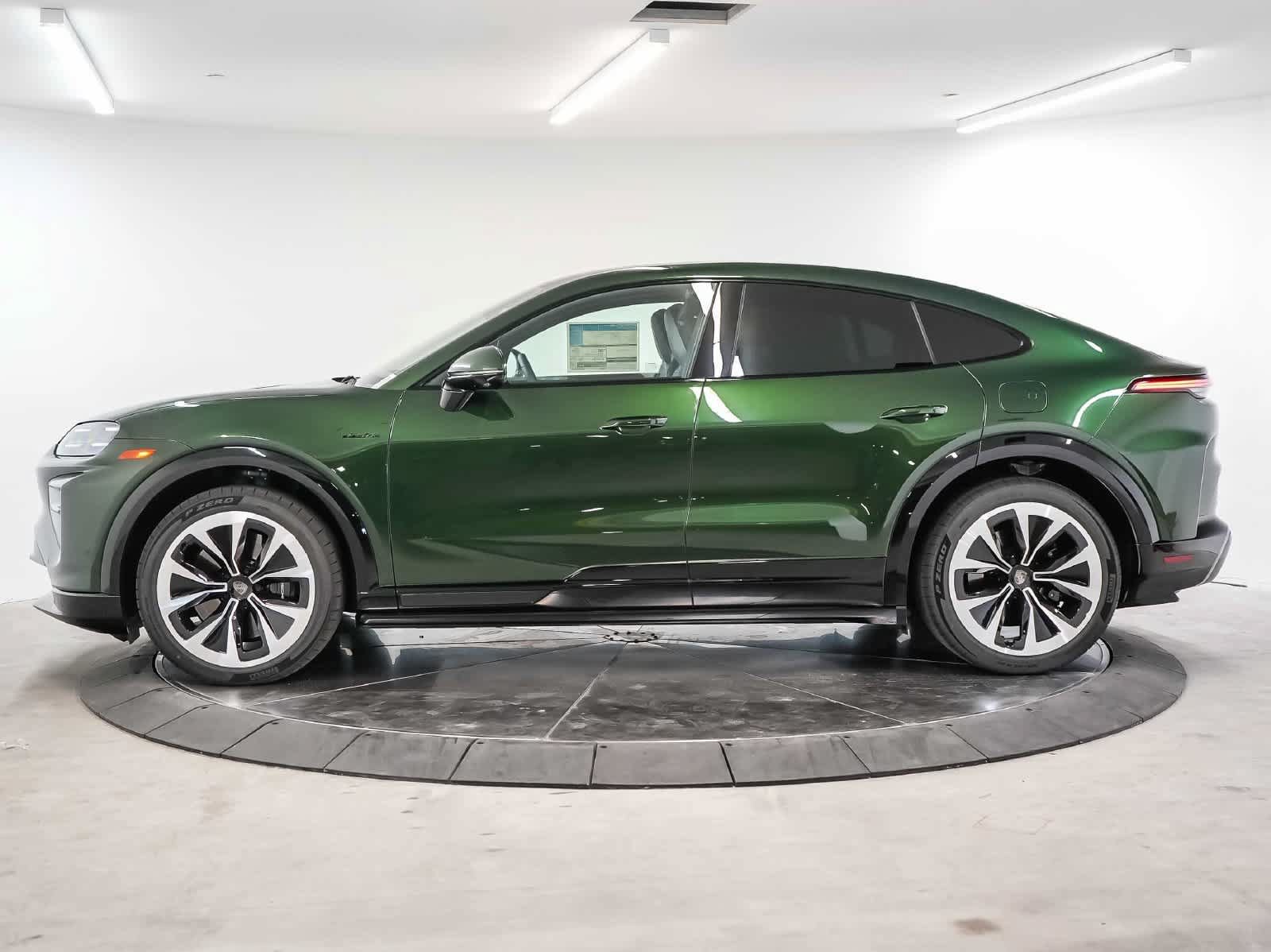 New 2026 Porsche Cayenne Turbo AWD/4WD image 2