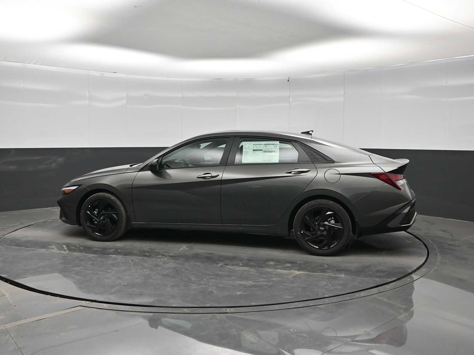 New 2026 Hyundai Elantra SEL Sport FWD image 5