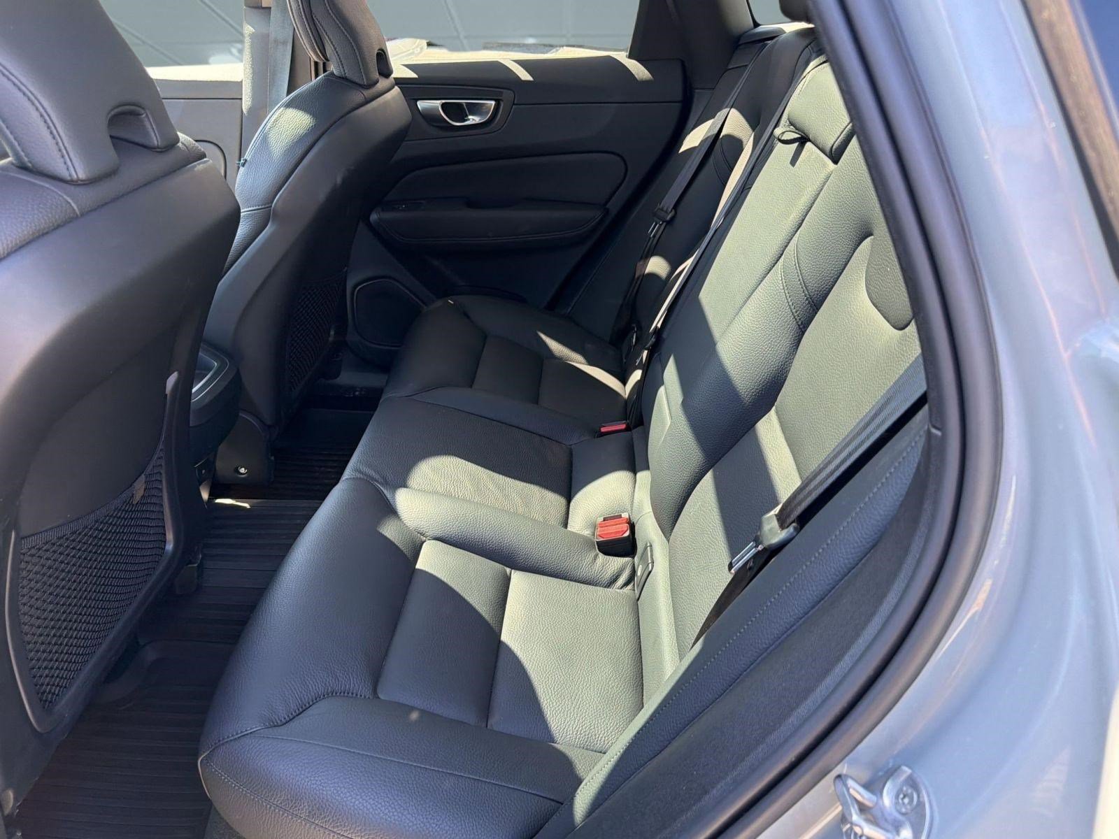 Certified 2024 Volvo XC60 B5 Plus w/ Climate Package image 15