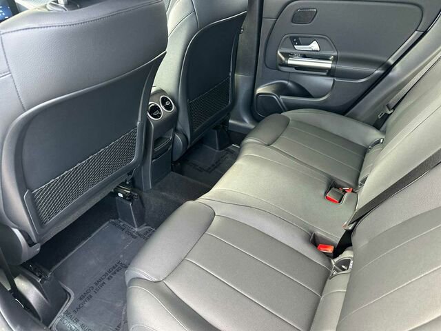 Used 2025 Mercedes-Benz GLA 250 4MATIC image 15