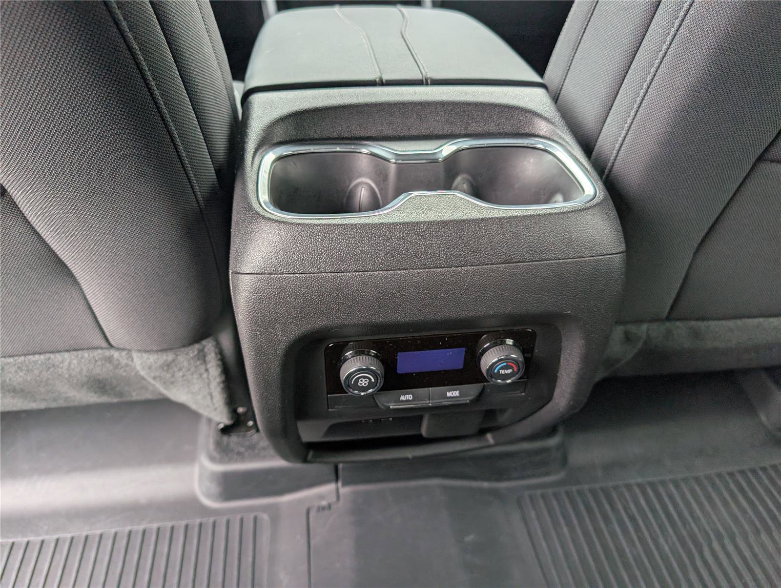 Used 2026 Chevrolet Traverse LT w/ Midnight/Sport Edition FWD image 20