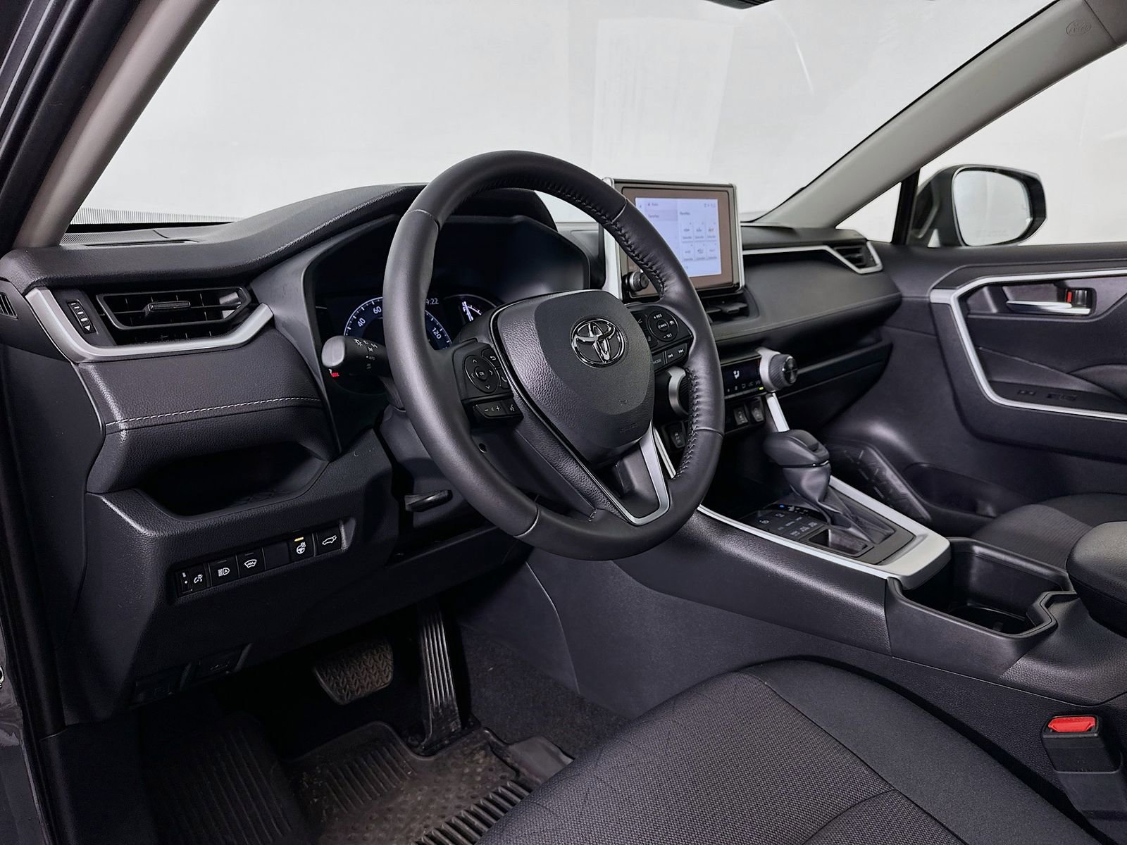 Certified 2025 Toyota RAV4 XLE w/ Convenience Package image 9