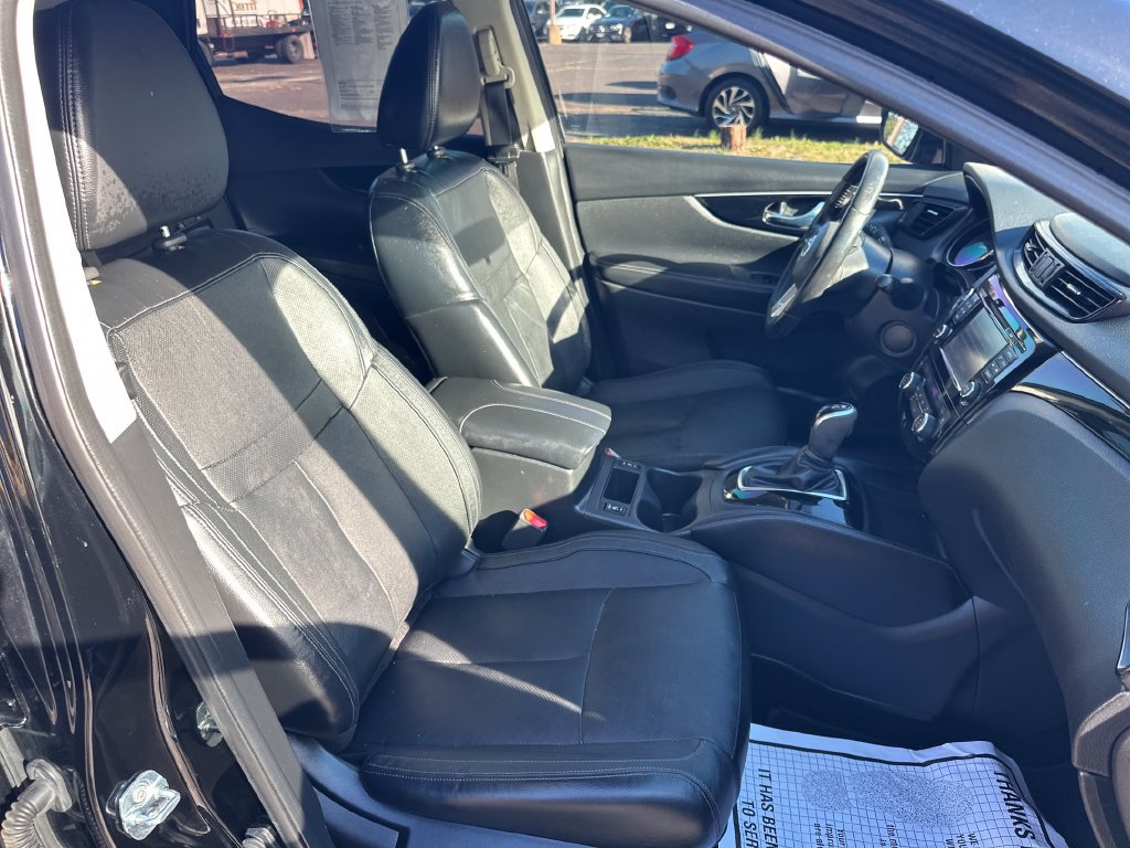 Used 2017 Nissan Rogue Sport SL AWD/4WD image 25