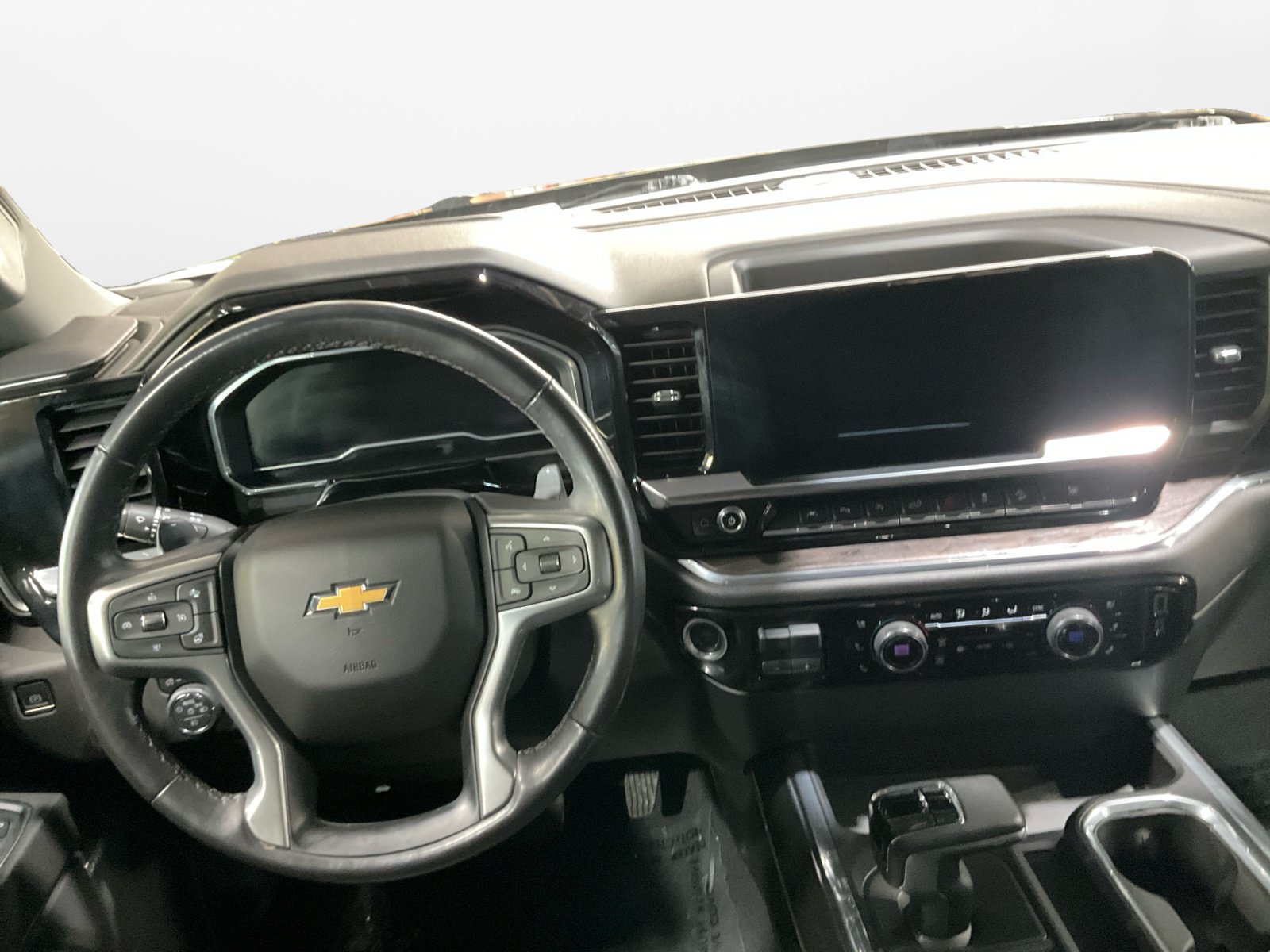 Used 2023 Chevrolet Silverado 1500 LTZ AWD/4WD image 11