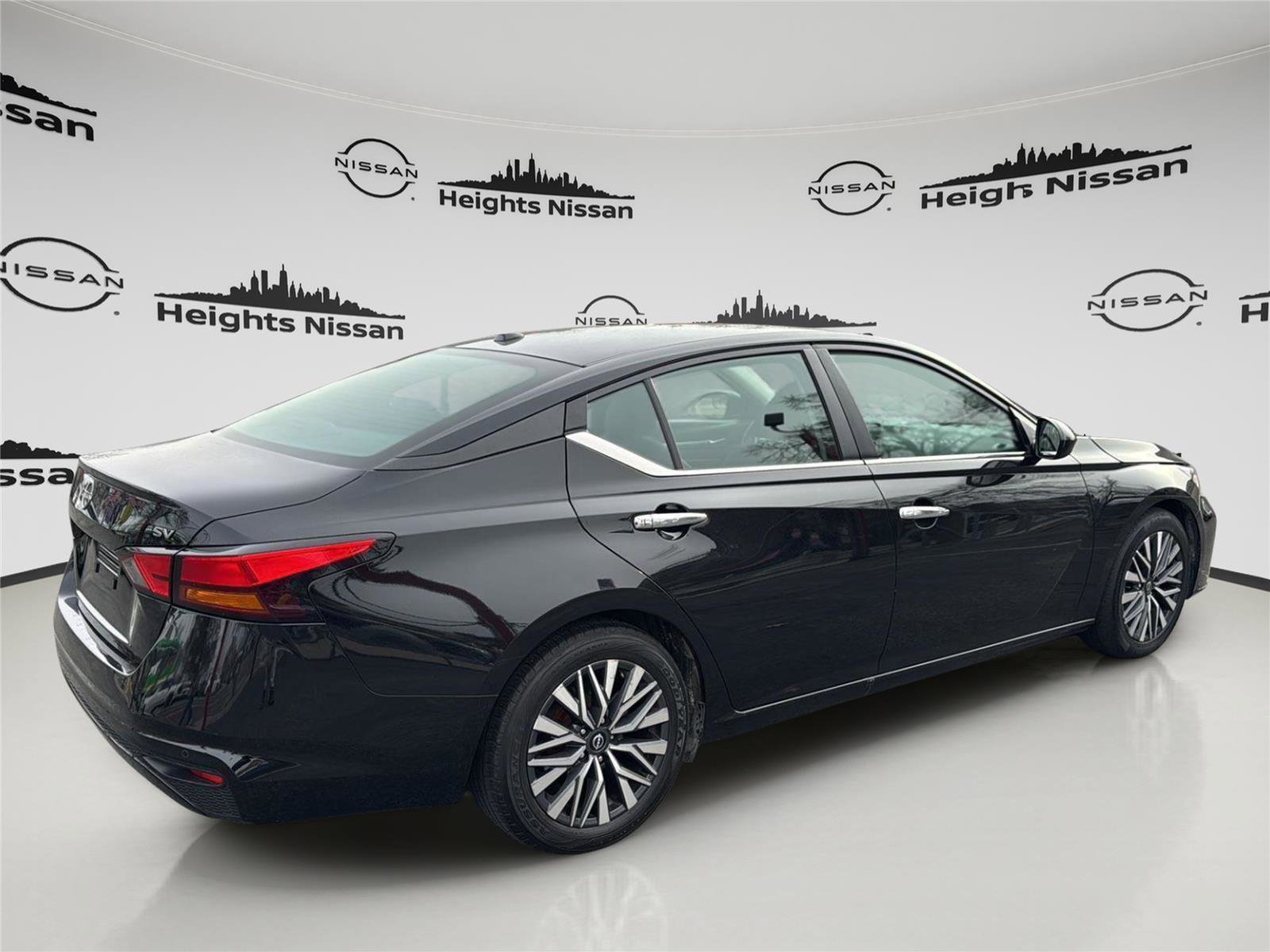 Used 2023 Nissan Altima 2.5 SV image 6