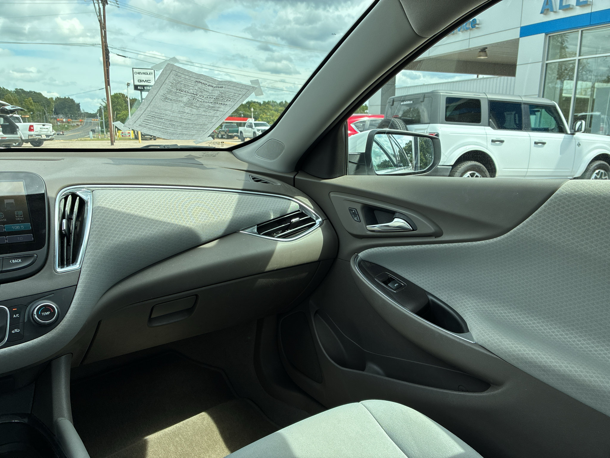 Used 2018 Chevrolet Malibu LT FWD image 19