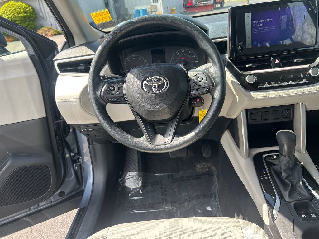 Certified 2025 Toyota Corolla Cross L FWD image 21