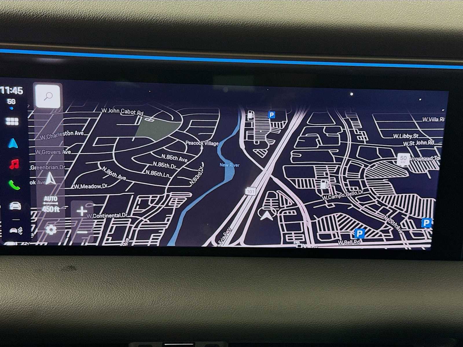 Certified 2025 Porsche Macan Electric image 18