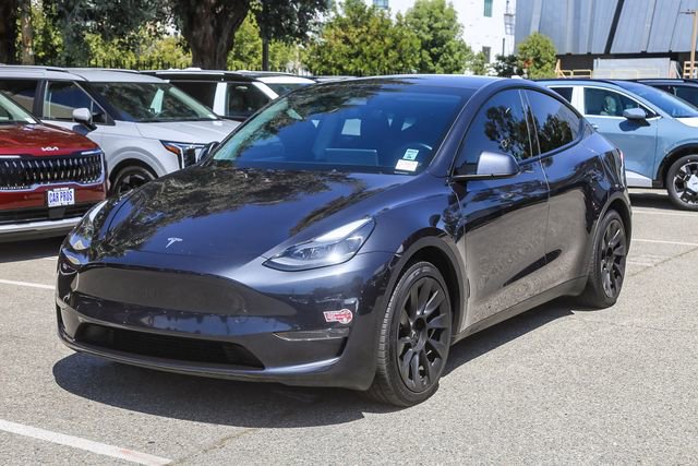 Used 2024 Tesla Model Y Long Range AWD/4WD image 5