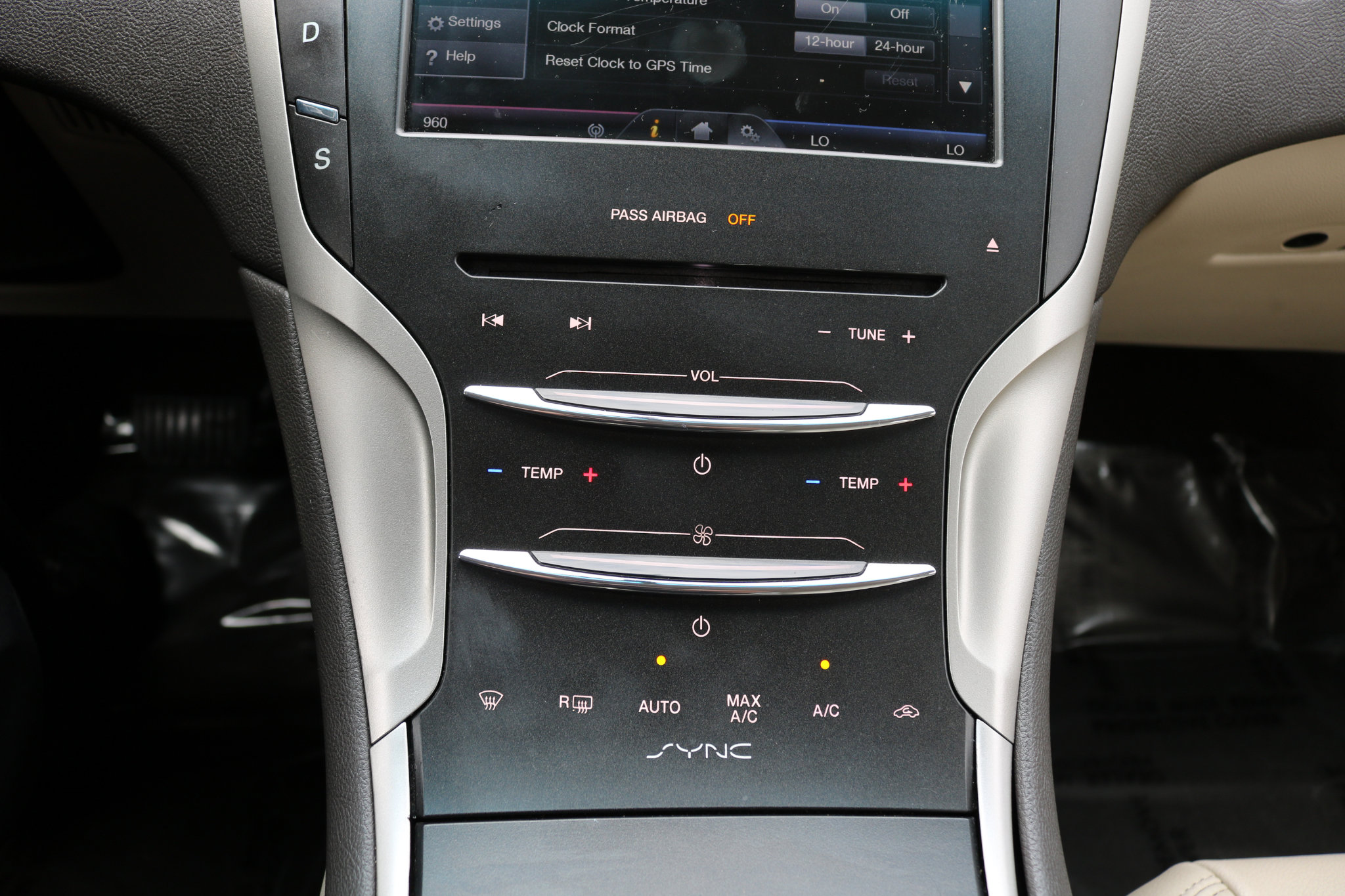 Used 2016 Lincoln MKZ image 26