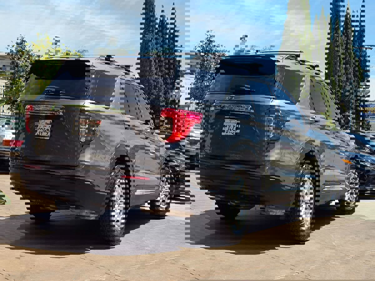 Used 2021 Ford Explorer XLT RWD image 12