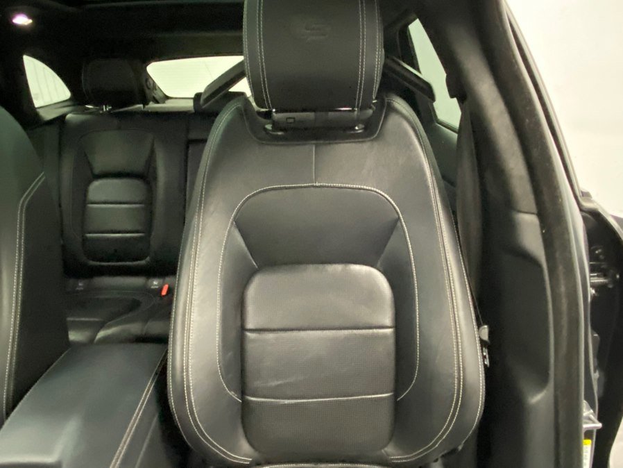 Used 2019 Jaguar F-PACE S image 22