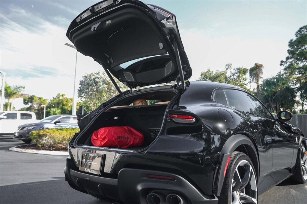 Certified 2024 Ferrari Purosangue Base image 17