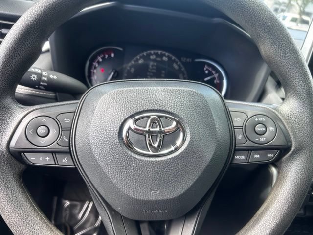Used 2025 Toyota RAV4 XLE AWD/4WD image 24