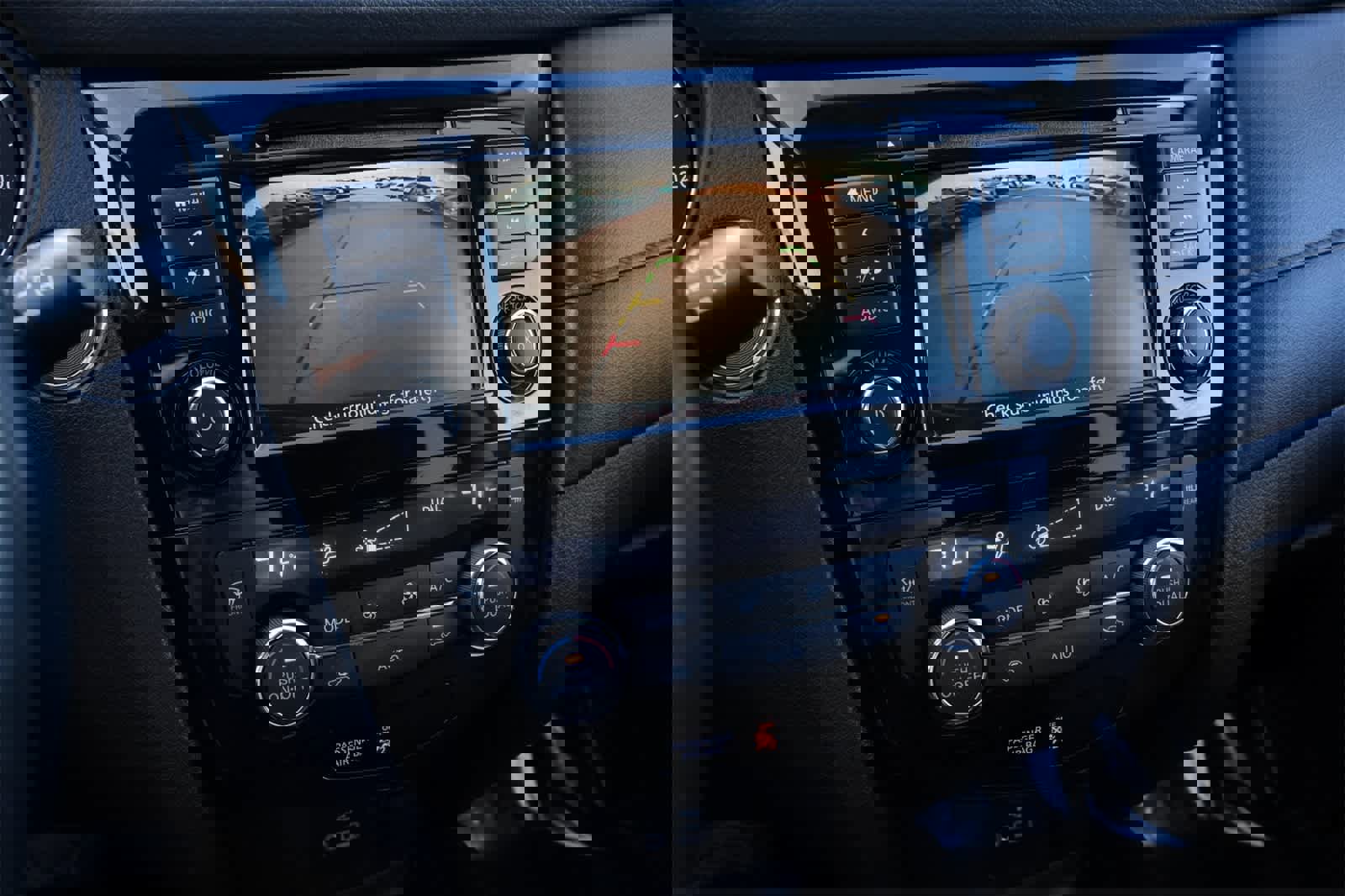 Used 2018 Nissan Rogue SV image 13