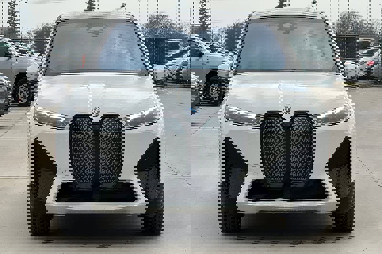 Used 2023 BMW iX xDrive50 w/ Sport Package image 11