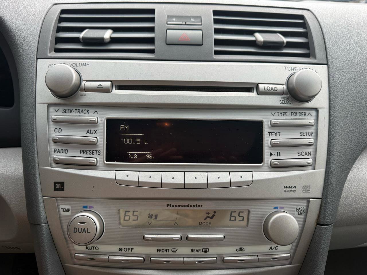 Used 2011 Toyota Camry XLE w/ XLE Extra-Value Pkg #2 image 10