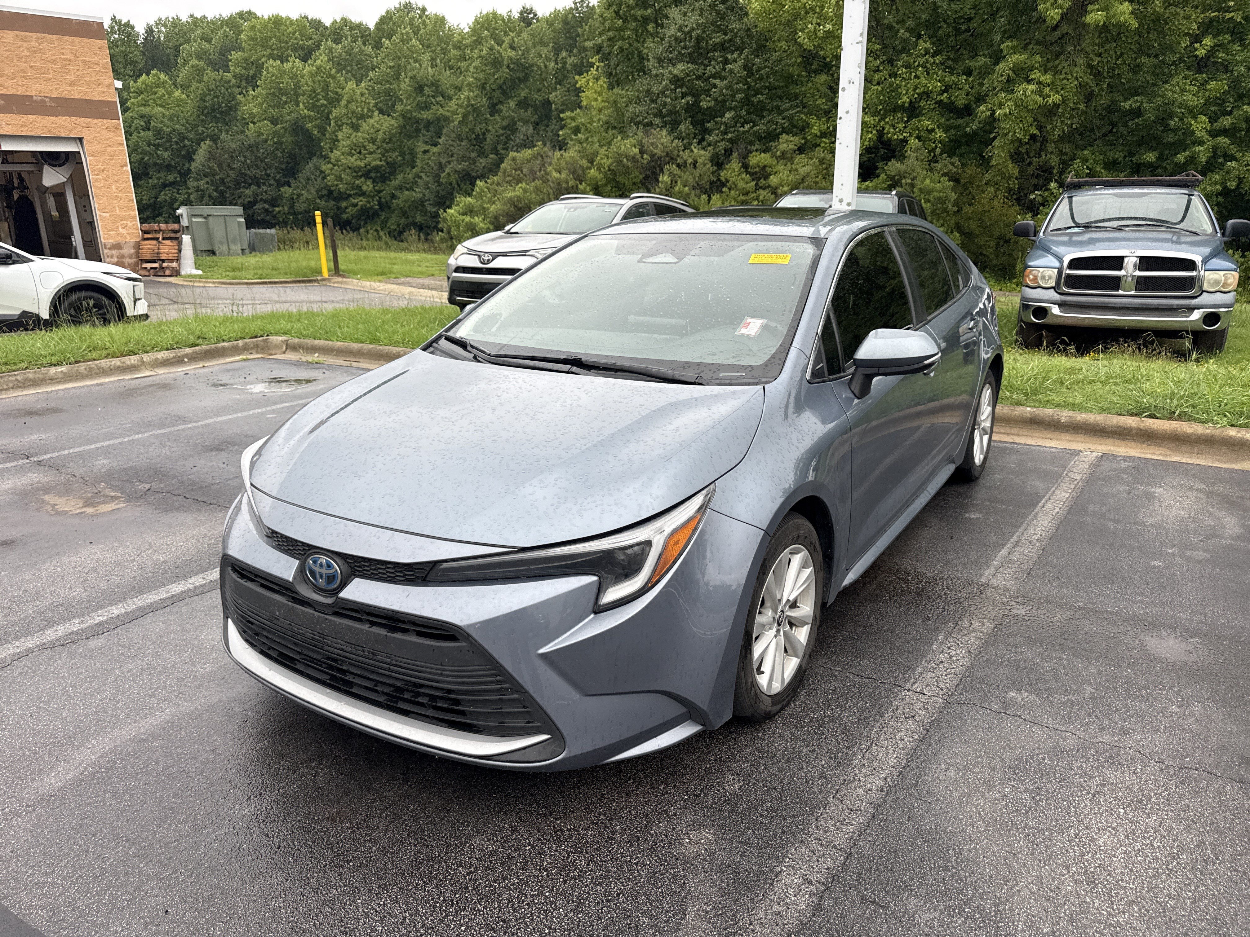 Used 2023 Toyota Corolla XLE FWD image 37