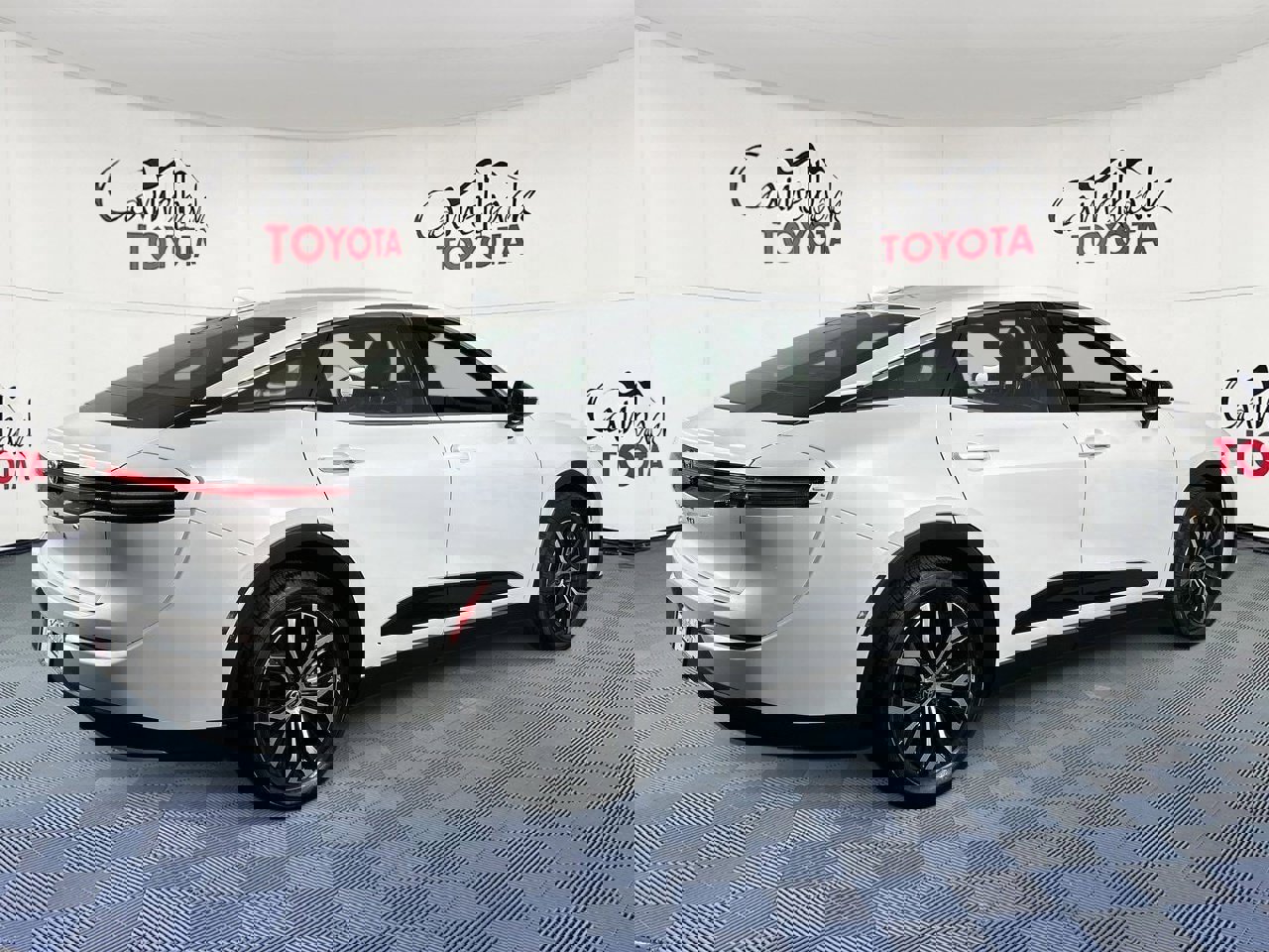 Used 2026 Toyota Crown XLE image 7