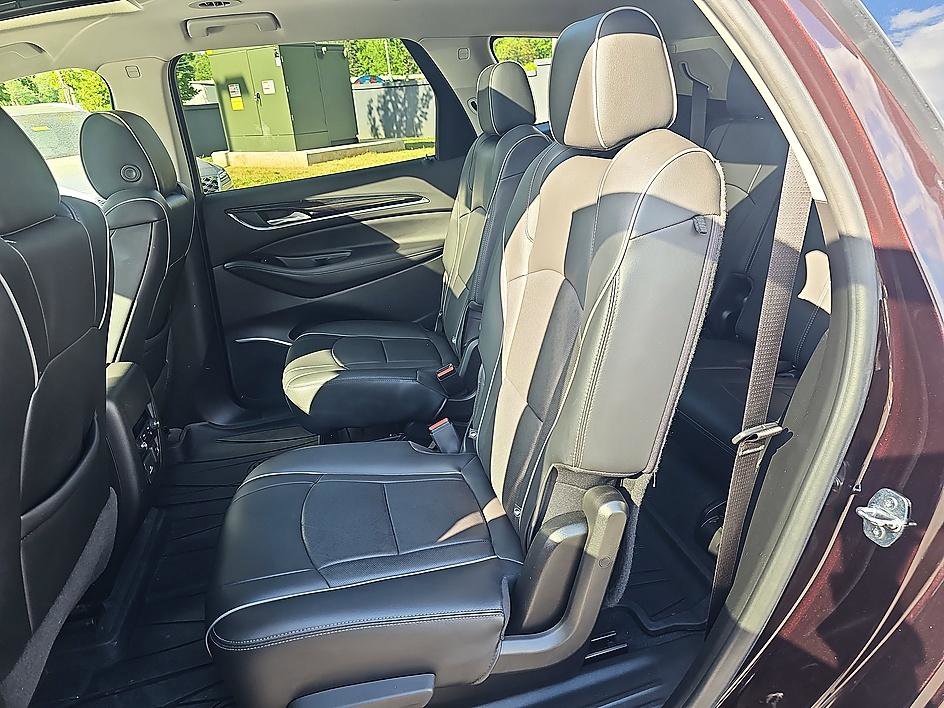 Used 2021 Buick Enclave Avenir w/ Avenir Technology Package image 32