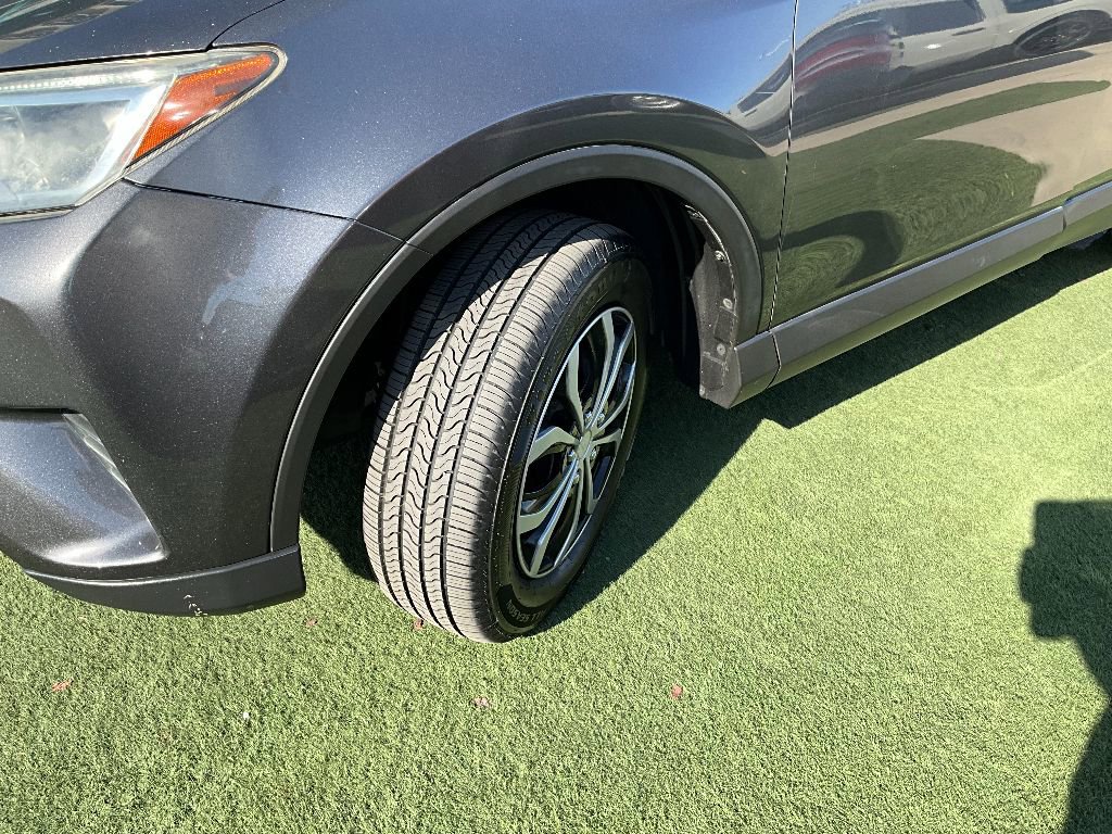 Used 2017 Toyota RAV4 LE image 38