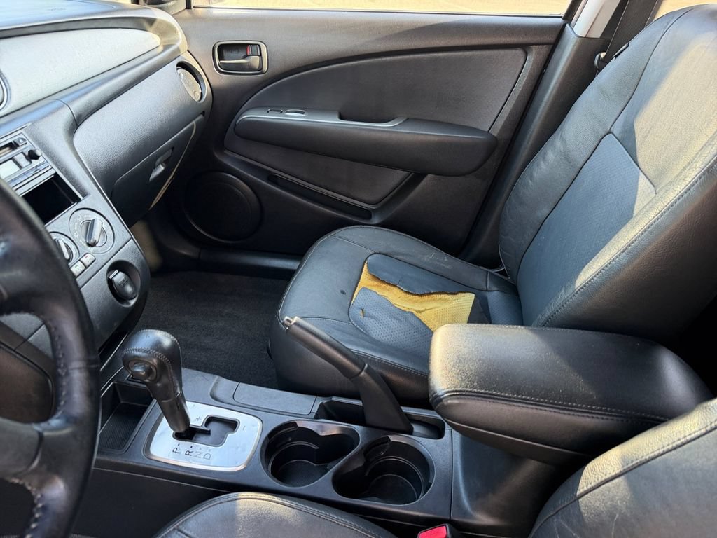 Used 2004 Mitsubishi Outlander XLS FWD image 12
