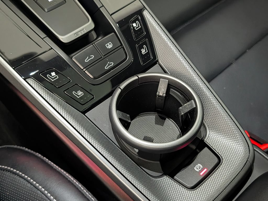 Certified 2025 Porsche 911 Carrera RWD image 35