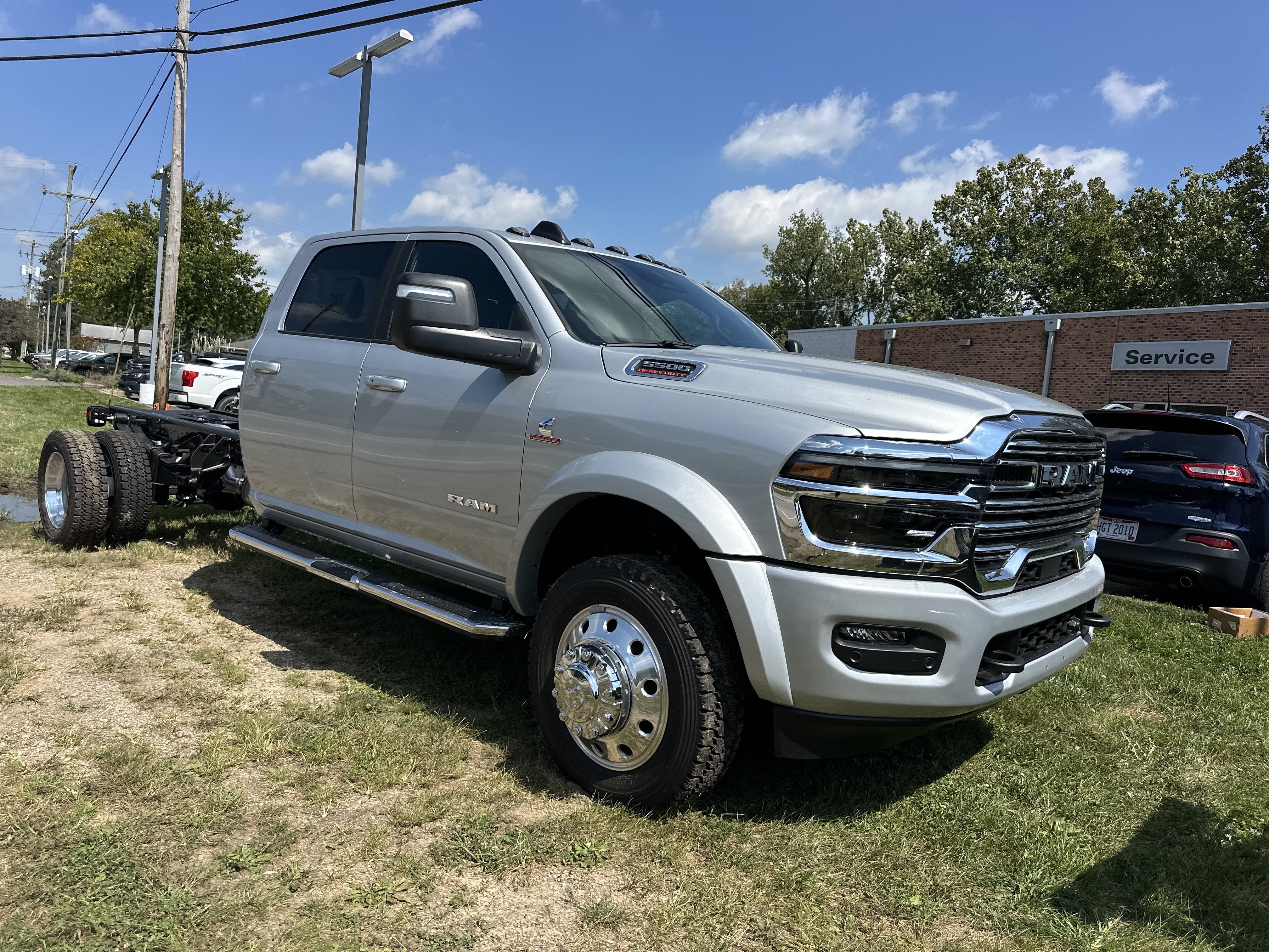 New 2027 RAM 5500 4x4 Crew Cab w/ Laramie Trim Package image 20