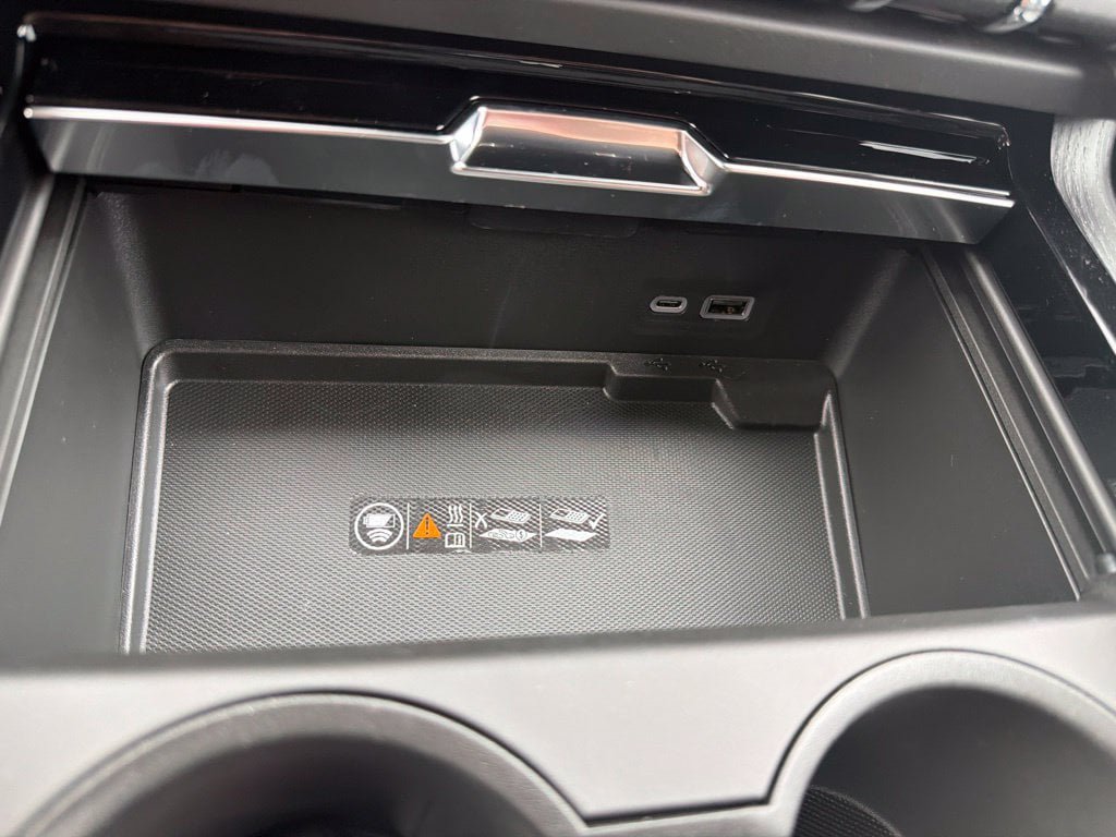 New 2026 GMC Yukon AT4 Ultimate w/ LPO, Floor Liner Package AWD/4WD image 36