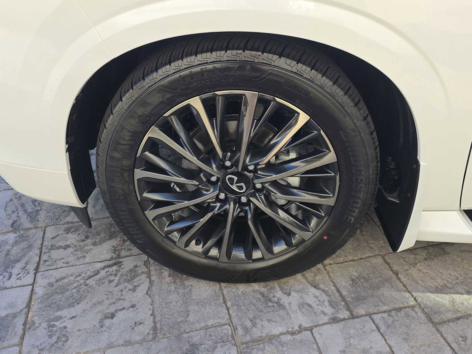 New 2026 INFINITI QX80 Autograph w/ Premium Cargo Package image 10