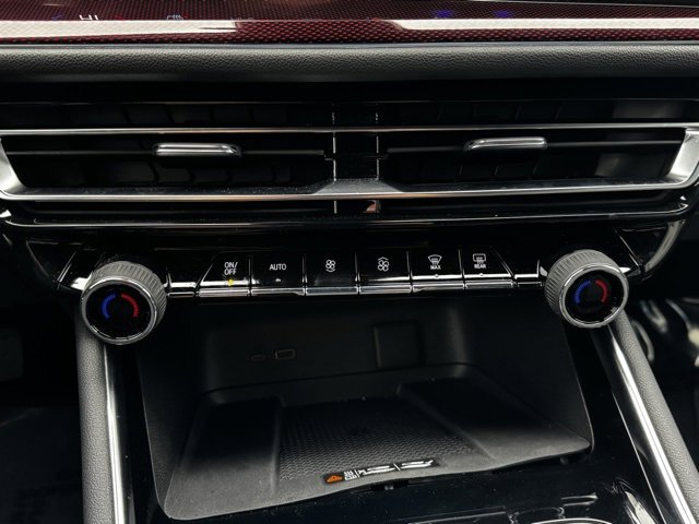 Used 2025 Chevrolet Traverse Z71 w/ Driver Confidence Package image 11