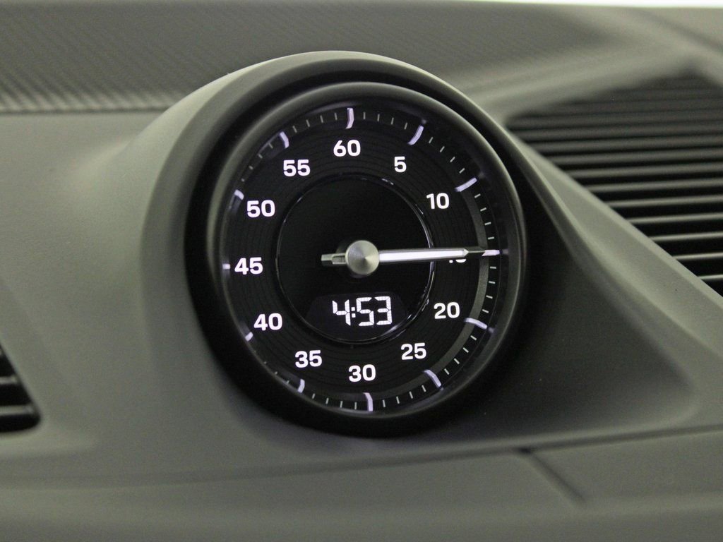 Certified 2025 Porsche Cayenne S image 28