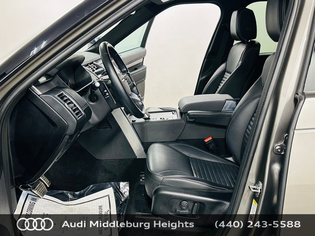 Used 2023 Land Rover Discovery S R-Dynamic image 9