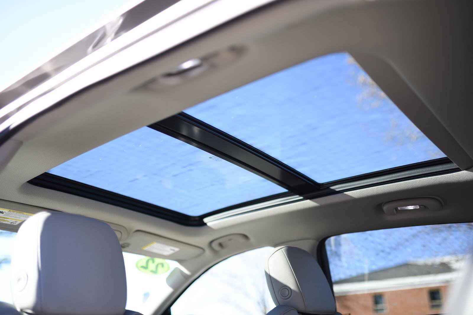 Used 2022 Cadillac XT4 Premium Luxury w/ Enhanced Visibility Package image 38