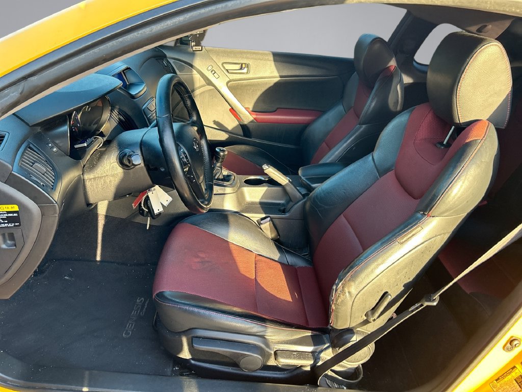 Used 2011 Hyundai Genesis 3.8 RWD image 11