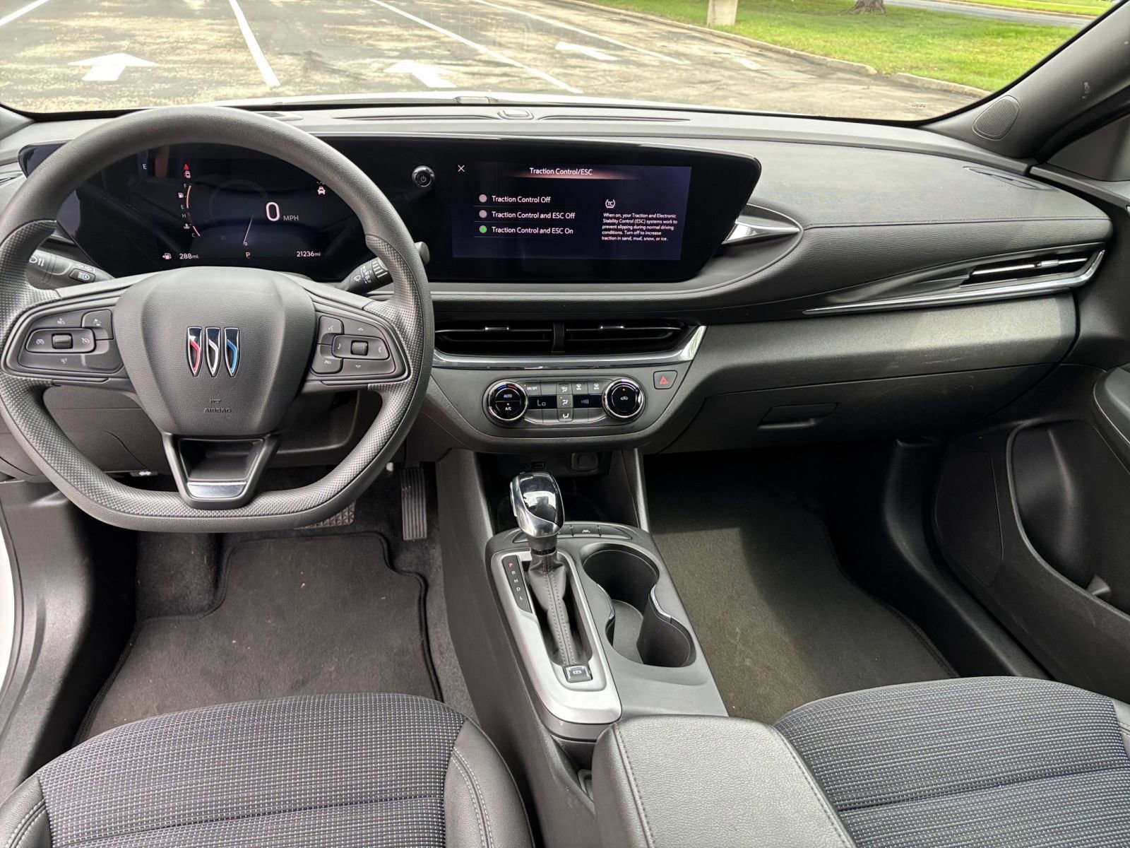 Used 2025 Buick Envista Preferred FWD image 28