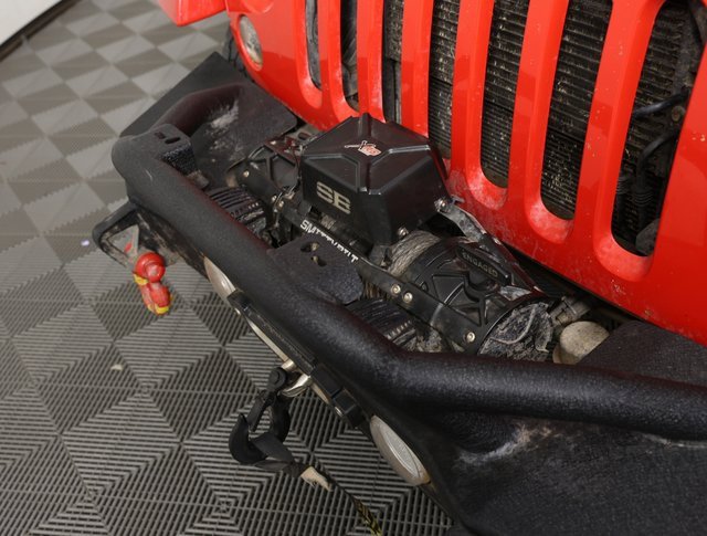 Used 2015 Jeep Wrangler Unlimited Sahara w/ Connectivity Group image 3